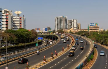 Mumbai_03-2016_109_Western_Express_Highway_near_Bandra
